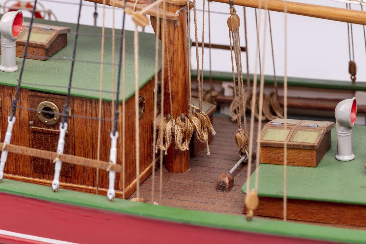 Billing Boats LILLA DAN 船模型キット NR. 578 Amazon.com: Billing Boats B578 1:50 Scale Lilla Dan Model