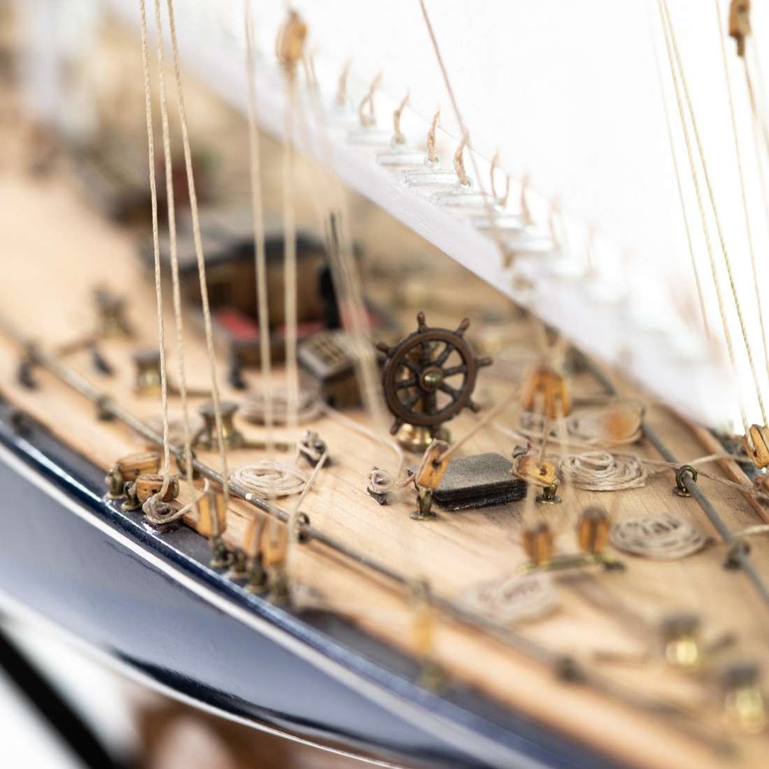 Amati Schiffsmodelle Endeavour 1934 M 135 Baukasten Modellschiffe Bausatz Spezialist