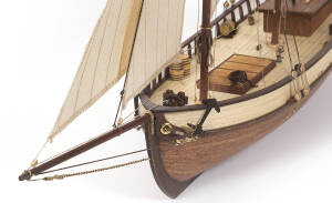 Polaris Starter Pack Ship Model Kit 1:50