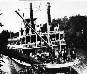 Steamer Chaperon