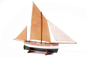 franz. Fischerboot Le Bayard Bausatz 1:30