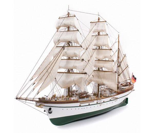 Segelschulschiff Gorch Fock Modellschiff Baukasten 1:95