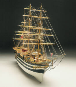 School Ship Amerigo Vespucci Ship Model Kit 1:84