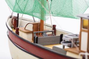 Shrimp Cutter Rainbow Mini Model Boat Kit 1:60