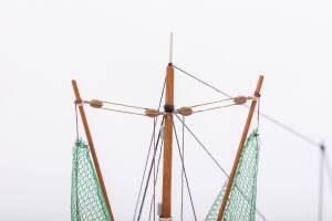 Shrimp Cutter Rainbow Mini Model Boat Kit 1:60