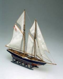 Bluenose Mini Mamoli  1:160