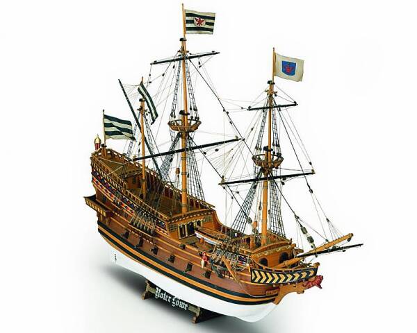 Galleon "Roter Löwe" Ship Model Kit 1:55
