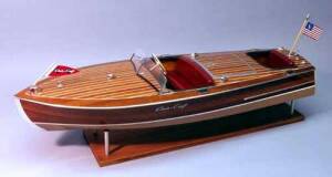 Chris Craft Racer Mahogany Runabout Model Kit 1:8
