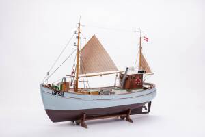Cutter Mary Ann Ship Model Kit 1:33 Wood