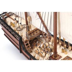 Caravel  "La Nina" Model Kit 1:65