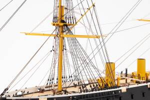 HMS Warrior Panzerschiff Standmodell Bausatz 1:100