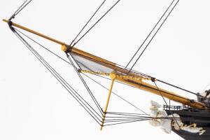 HMS Warrior Panzerschiff Standmodell Bausatz 1:100