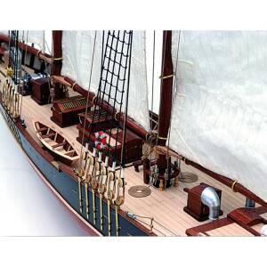 Schoner Bluenose II Bausatz Modellschiff 1:75