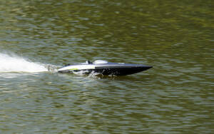 UDI RC Tylosaurus High Speed Boat Brushless