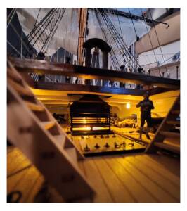 British Frigate HMS Surprise Premium Ship Model Kit 1:48