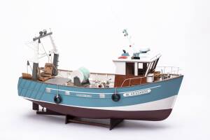 Trawler Boulogne Etaples RC model kit 1:20