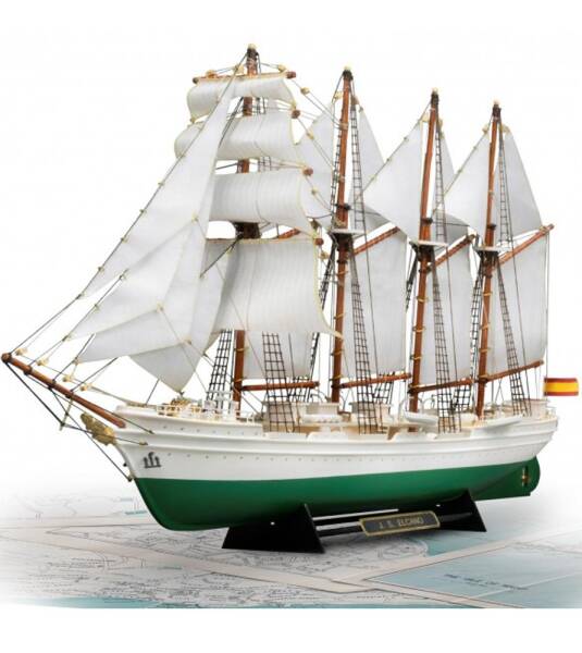 Juan Sebastián Elcano / Esmeralda 1:250 Model Ship Kit