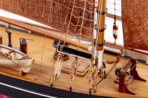FD 10 Arnanes -YAWL  Ship Model Kit 1:50