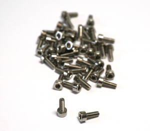 Screw M3x8