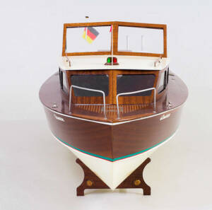 Queen Sportboot Schiffsmodell Bausatz
