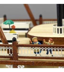 Dampfschiff King of Mississippi Modellschiff Baukasten 1:80 Holz