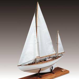 Regatta Yacht Dorade
